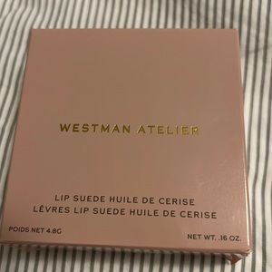 A clean customizable lip palette in four flattering matte-suede shades